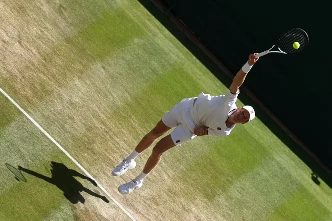 Wimbledon 2026 : comment Jannik Sinner a transformé son service et son retour en armes fatales