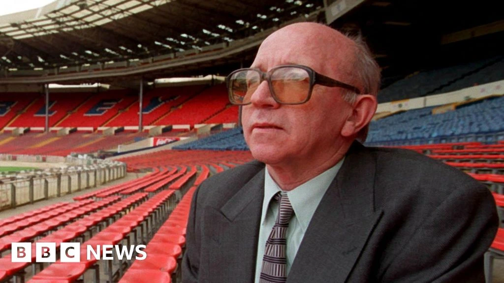 Headers caused Nobby Stiles' brain disease, coroner finds