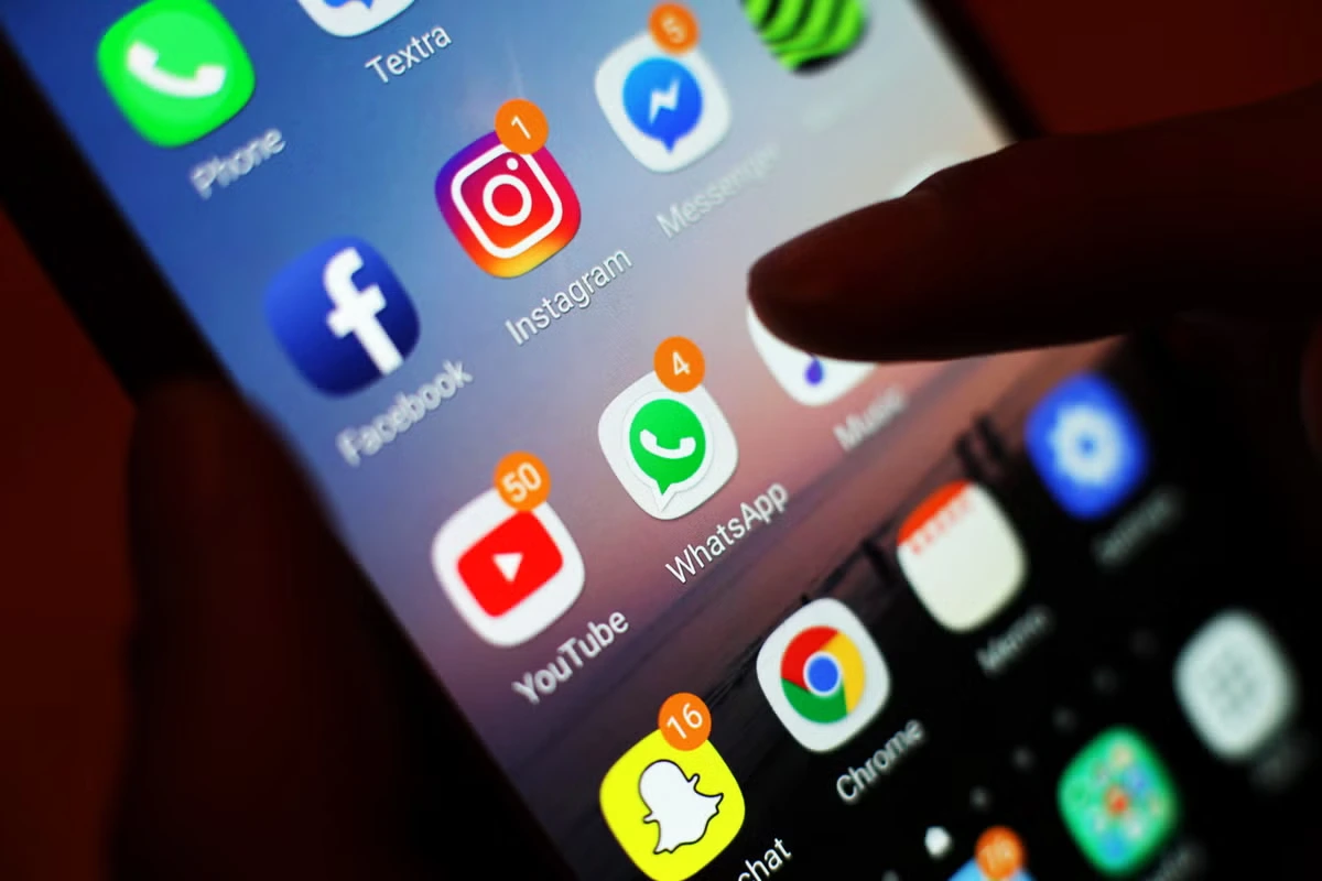 Teenagers to face overnight social media curfew and infinite scrolling shut-down