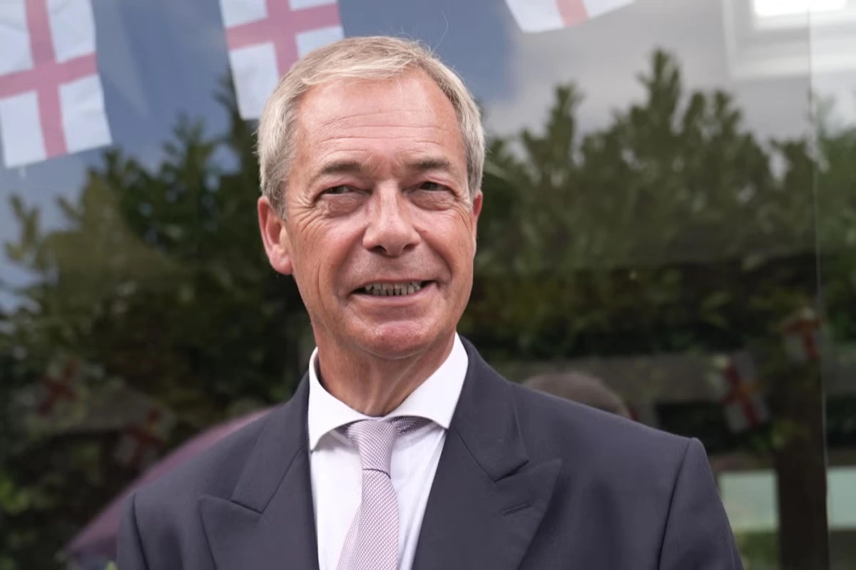 Nigel Farage latest: Reform leader acted incorrectly over gifts, says new poll as approval ratings slip