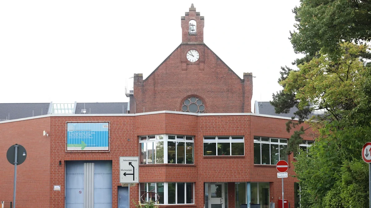 Häftlinge sollen Revolte geplant haben: 100 Polizisten durchsuchen JVA Siegburg