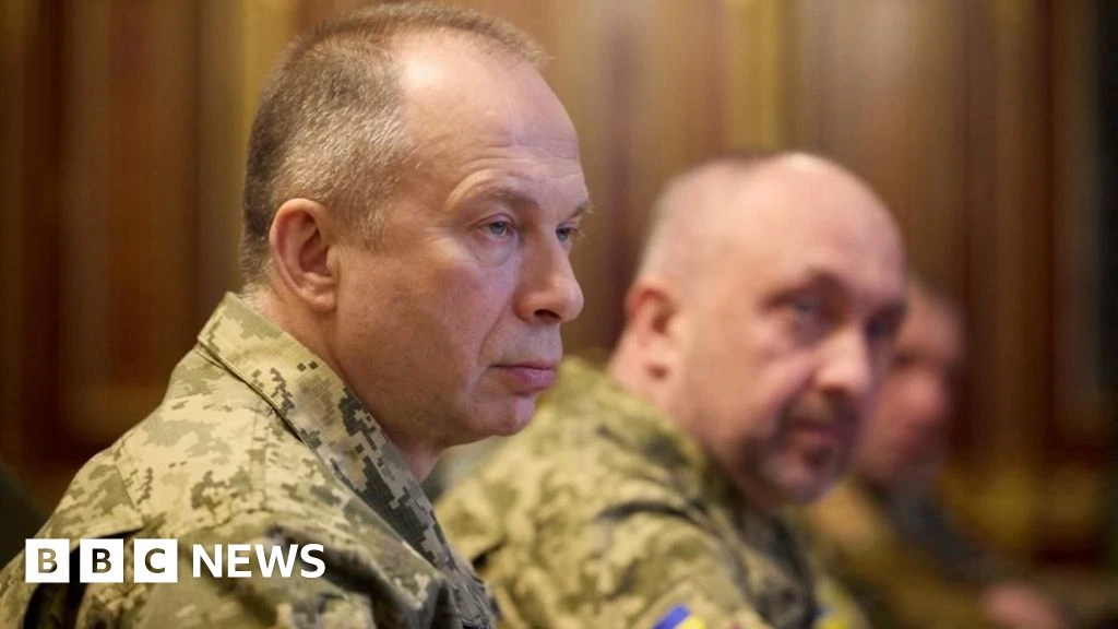 Row escalates in Ukraine over army chief's future