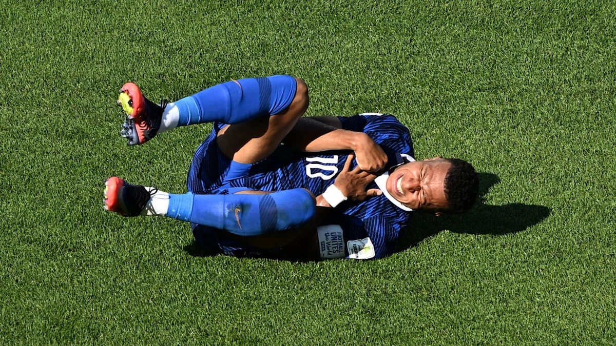 WM 2026:  Mbappé knockt Prügel-Paraguayer aus! Hässliche Schläge gegen Frankreich-Superstars