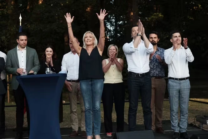 Marine Le Pen et Jordan Bardella affichent leur unité à Liévin, avant la décision dans l’affaire des assistants d’eurodéputés du FN