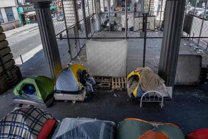 Le taux de pauvreté en France métropolitaine reste stable, à 15,4 % en 2024, son plus haut niveau jamais mesuré