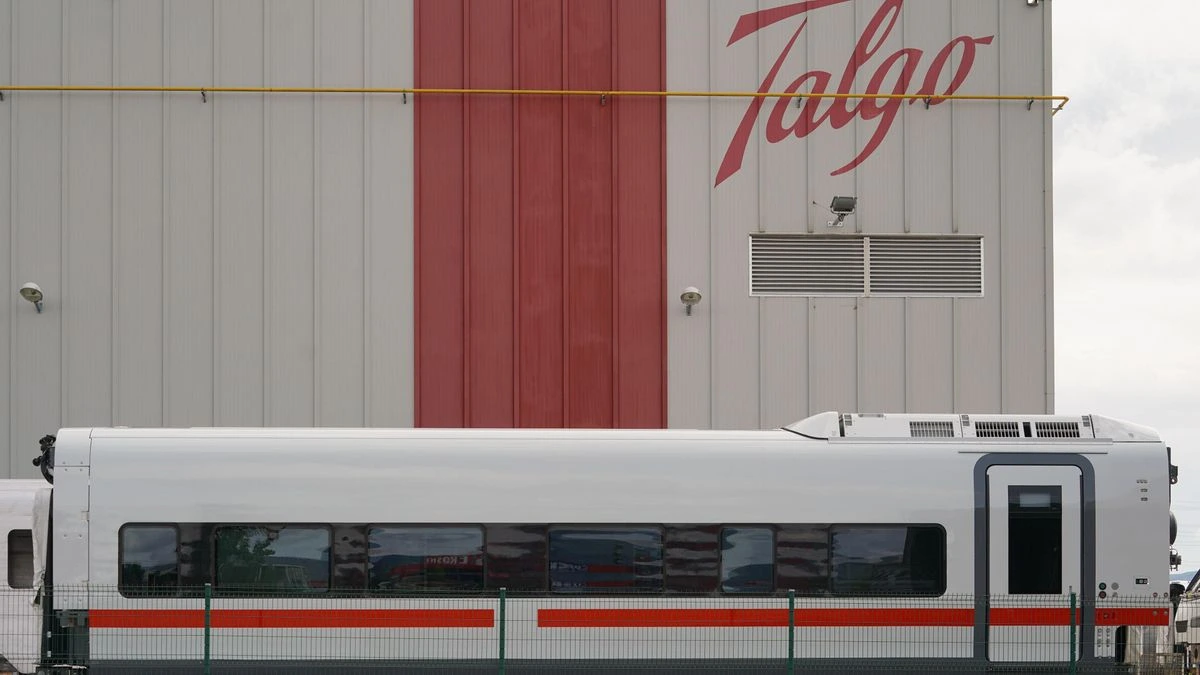 Renfe y Talgo sellan un acuerdo por los trenes Avril que lleva el pago de la sanción por los retrasos a 2032