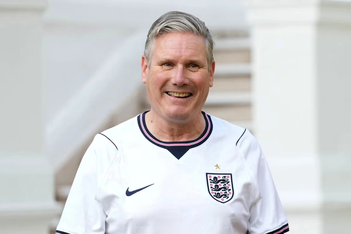 Starmer eyes dash to World Cup final and flight home in time for Burnham’s coronation