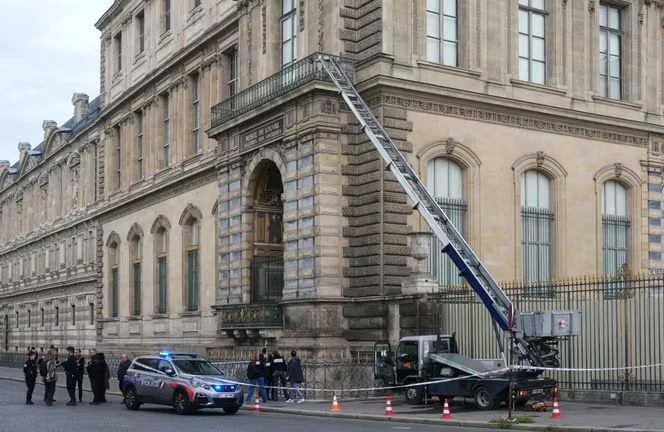 « On devait prendre le plus de bijoux qu’on pouvait » : les confessions des deux braqueurs de la galerie d’Apollon du Louvre