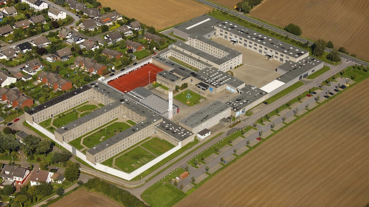 JVA hatte ihn bestraft: Gericht: Knacki darf Verlobter Sperma-Briefe schicken