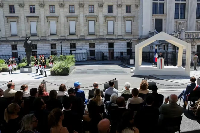 L’hommage d’Emmanuel Macron à Alfred Dreyfus : « Le dreyfusisme nous rappelle que l’antisémitisme est l’ennemi de la République »