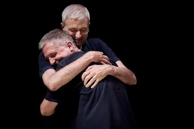 Au festival d’Avignon : François Gremaud montre avec « Mon frère » qu’un autre monde est possible