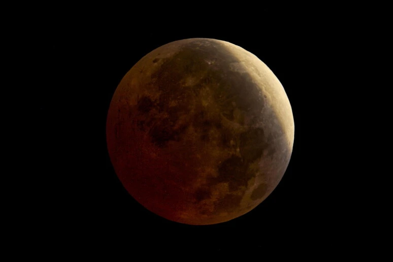 All'alba lo spettacolo dell'eclissi di Luna