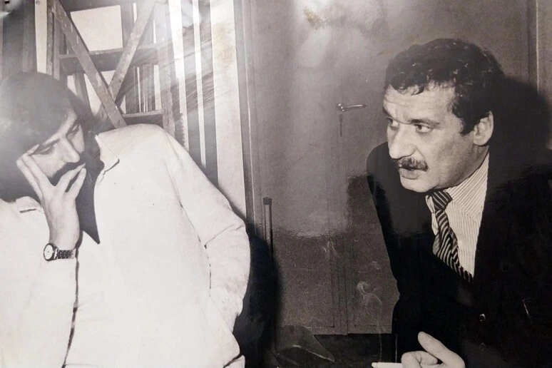 Paolo Conte saluta Guccini: "La tua compagnia mi ha sempre divertito"