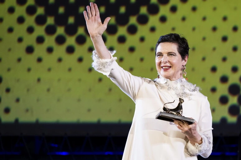 Isabella Rossellini: 'Stroncata al mio primo ruolo, mi diedi alla moda'