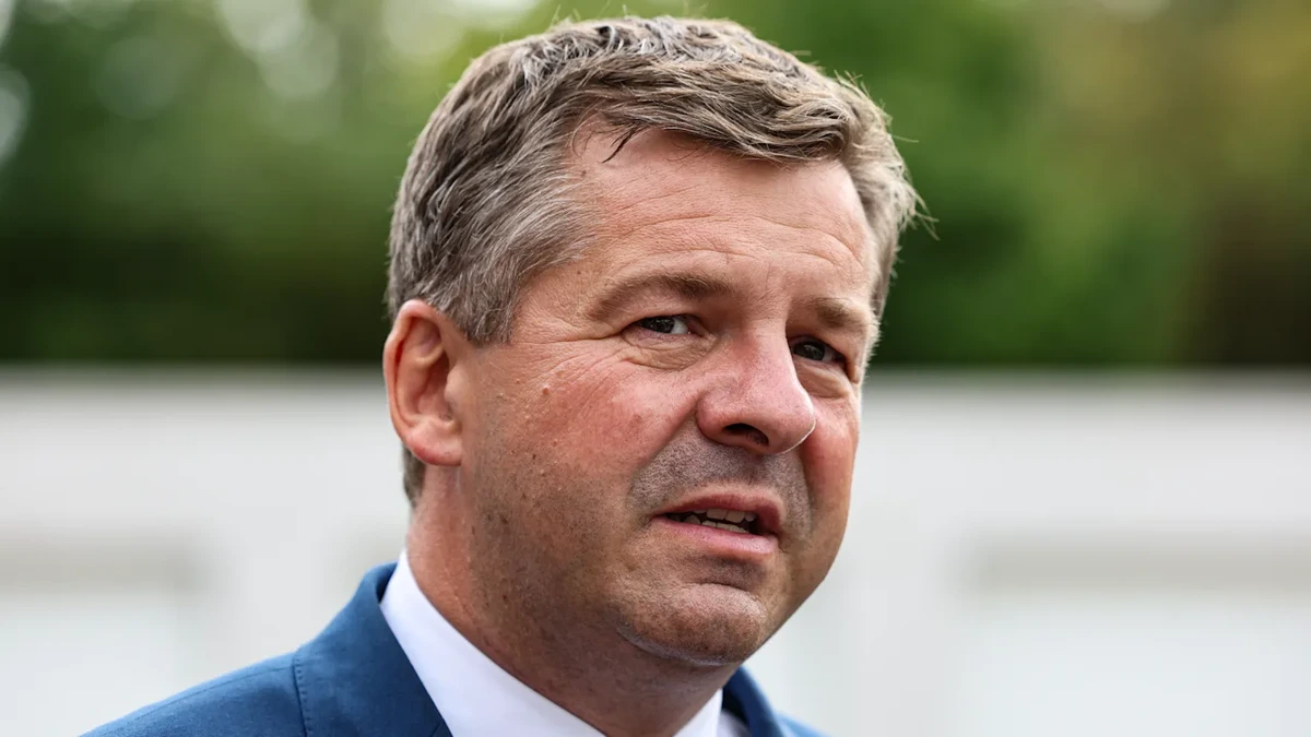 Ministerpräsident kämpft um Amt: Schulze: AfD will „Frauen zurück an den Herd“ schicken