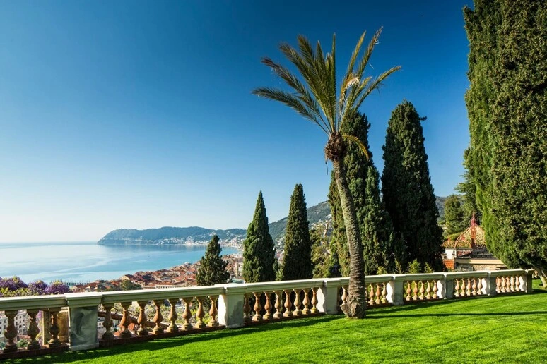Giardini vista mare, scrigni di storia e di collezioni botaniche