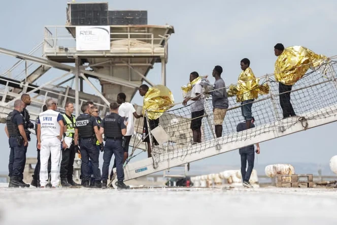 Naufrage de 173 migrants dans la Manche : le pilote du canot condamné à un an de prison