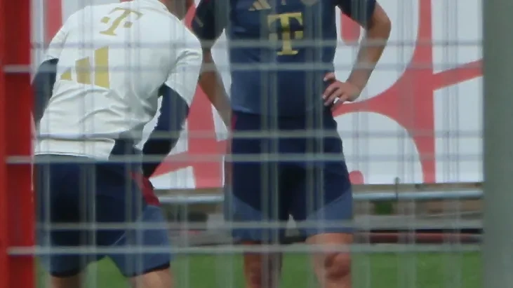 FC Bayern: Nicht im Kader für Heidenheim-Test – Plötzlich Kompany-Sorgen um Kimmich?