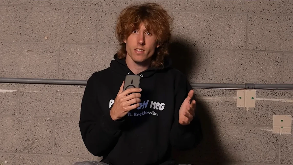 Reckless Ben: YouTuber schleust sich undercover ins ehemalige Internat von Paris Hilton ein