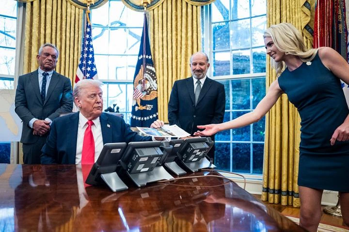 Natalie Harp se convierte en un dolor de cabeza para Trump: críticas demócratas a su asesora fiel... y ¿tensión con Melania?