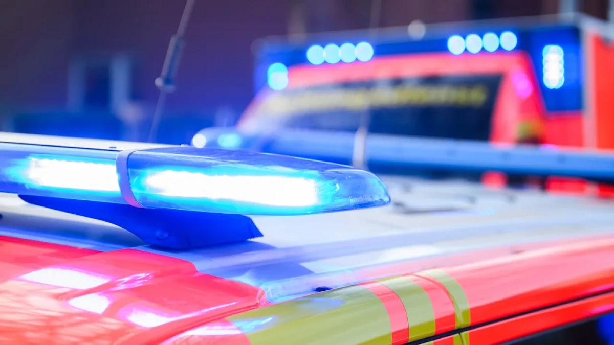 Dillingen an der Donau: Mutter stirbt bei Autounfall, Tochter schwer verletzt