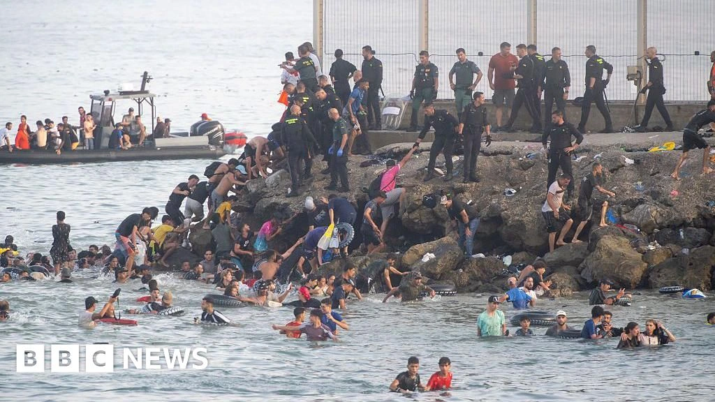 EU calls for stronger borders after Ceuta migrant crossings