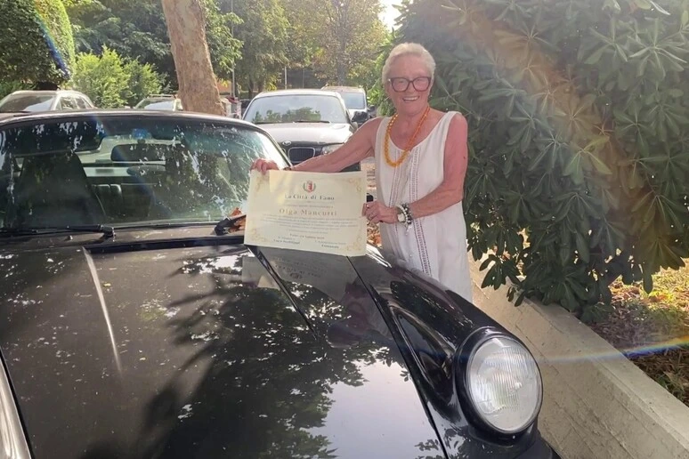 Da Fano alla Lapponia in auto a 83 anni, l'avventura di Olga Mancurti
