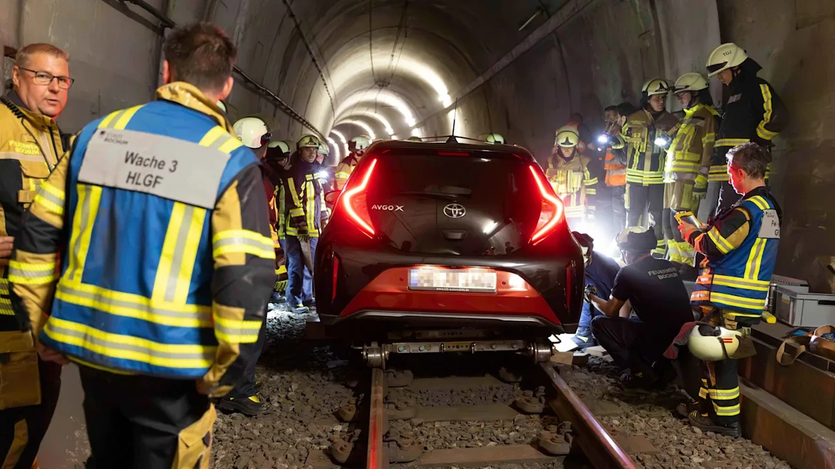 Bochum: Autofahrerin landet mit Kleinwagen in U-Bahn-Tunnel