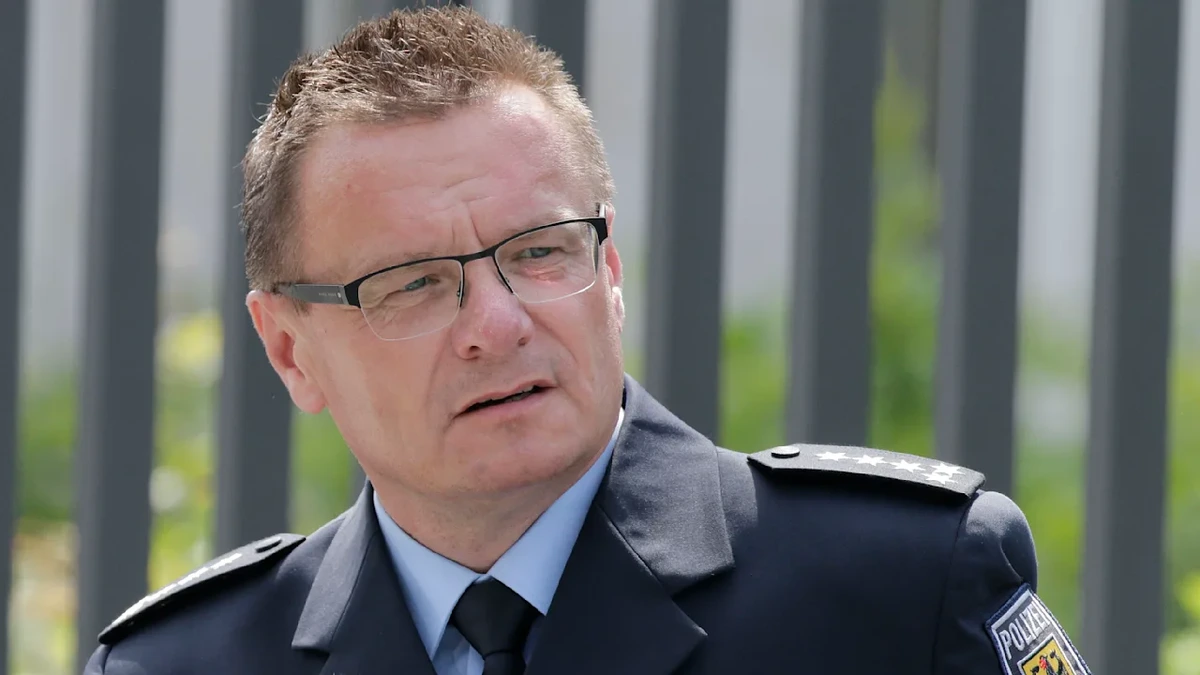 Einmarsch in Sachsen-Anhalt?: Die Skandal-Akte des Aufwiegel-Polizisten