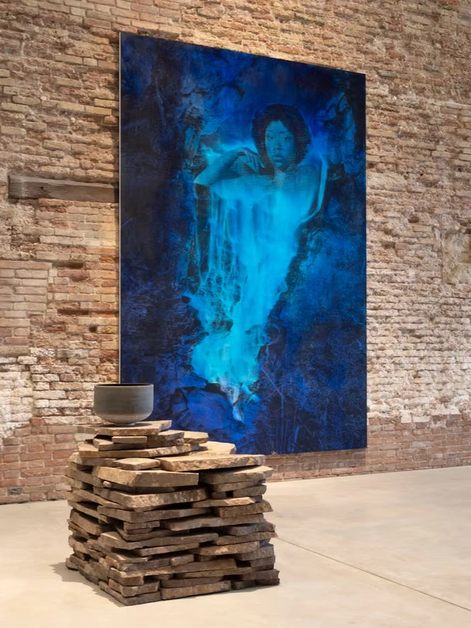 Dans la rétrospective Lorna Simpson à Venise, la peinture contre l’effacement des mémoires