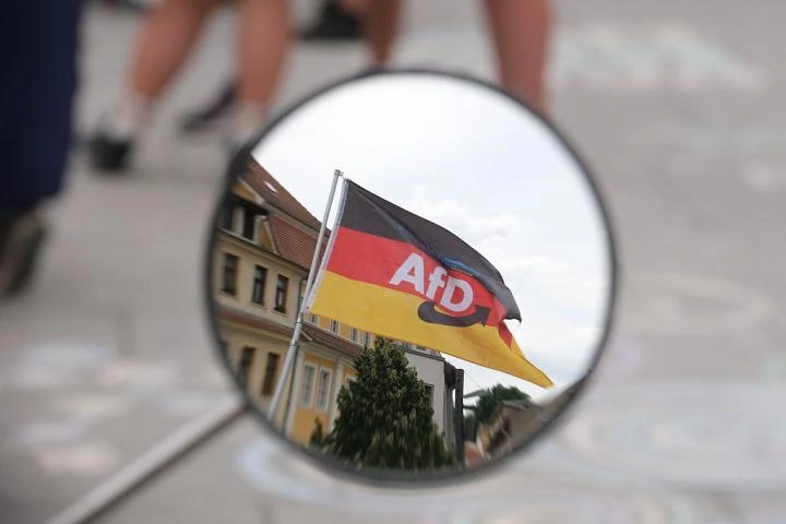 Más de mil juristas alemanes piden al Gobierno que solicite la ilegalización de Alternativa por Alemania (AfD): "La democracia está en peligro"