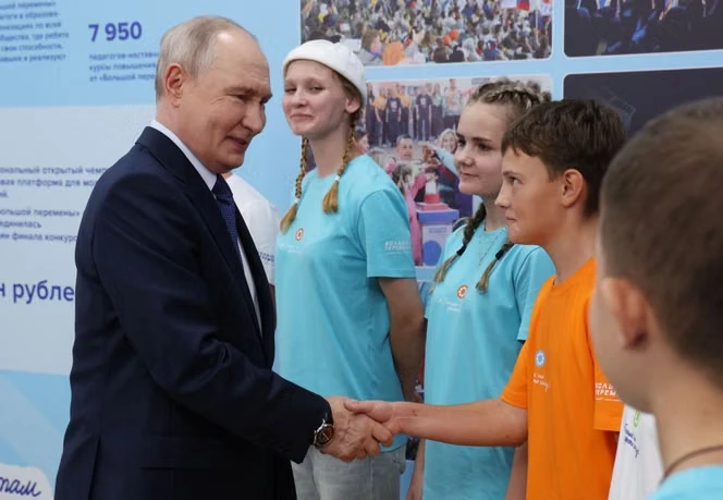 En Russie, là où Poutine passe, le prix de l’essence baisse
