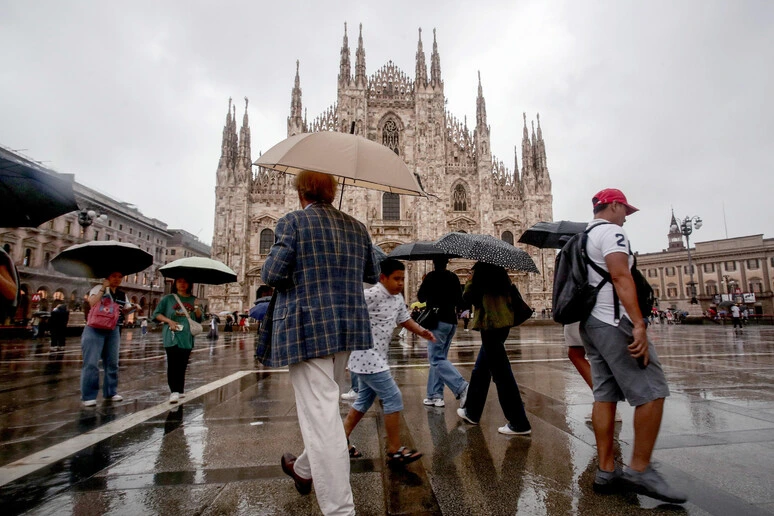 Caldo, niente bollini rossi fino a venerdì ma domani 6 città in arancione