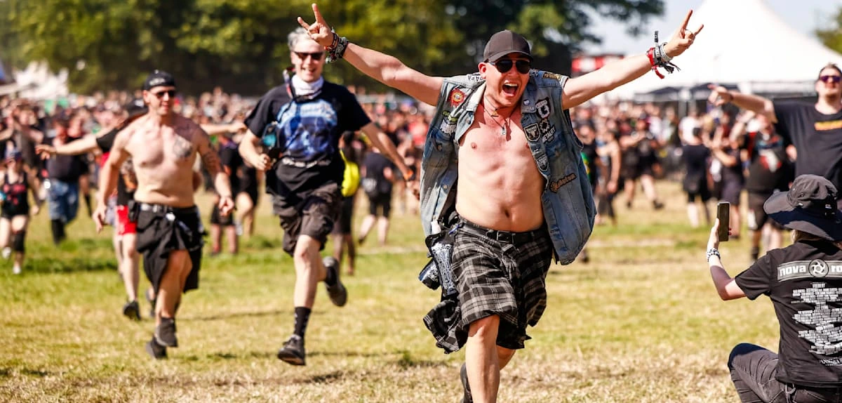 Wacken kann auch ohne Schlamm überzeugen