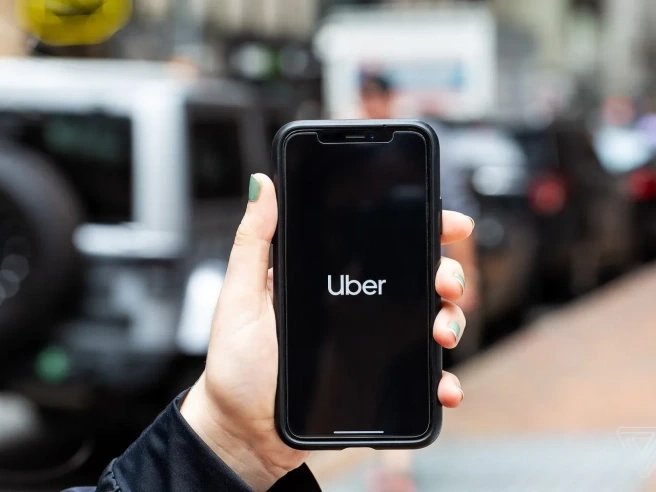 Uber, multa da 825 milioni dal garante olandese per la sospensione automatica degli autisti