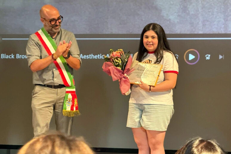 Ragazza hikikomori in docufilm, la passione per Sinner e la scrittura