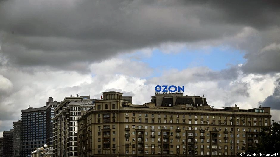 Ucrania vuelve a atacar almacenes de Ozon y DNS en Rusia
