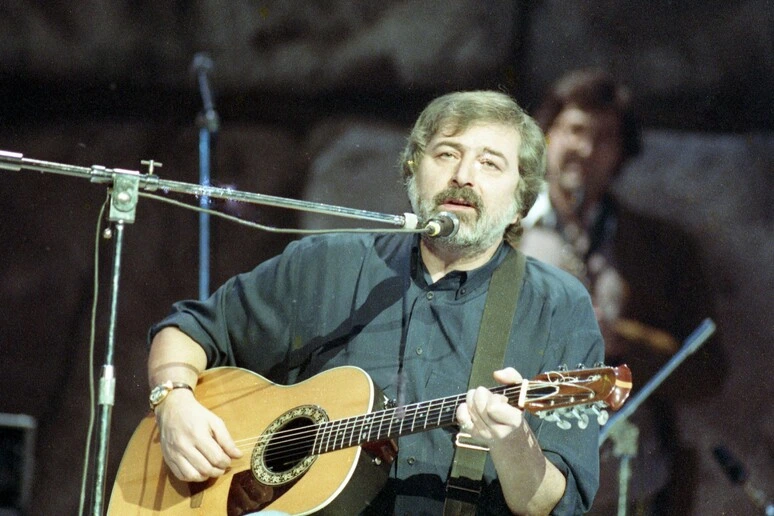 Riccardo Bertoncelli: "Lo scontro con Guccini? Ci volevamo bene"