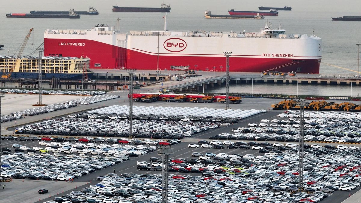 China ya exporta casi tantos coches como los que vende en su mercado