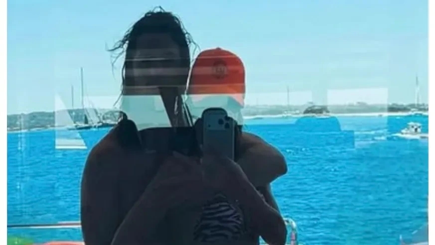 Wontorra postet Kuschel-Foto im Bikini