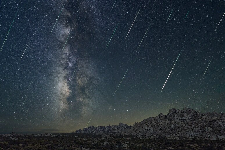 Con eclissi e stelle cadenti, il cielo di agosto dà spettacolo