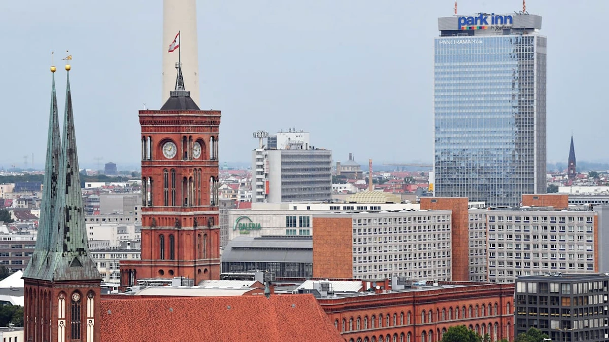 Berlins Spitzenkandidaten treffen sich bei Skandal-Moschee – nur CDU macht nicht mit
