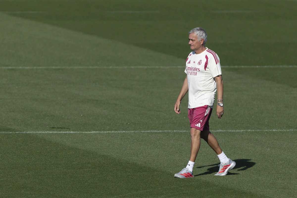 Mourinho: "¿La camiseta de Ceuta? Yo hablo de fútbol"