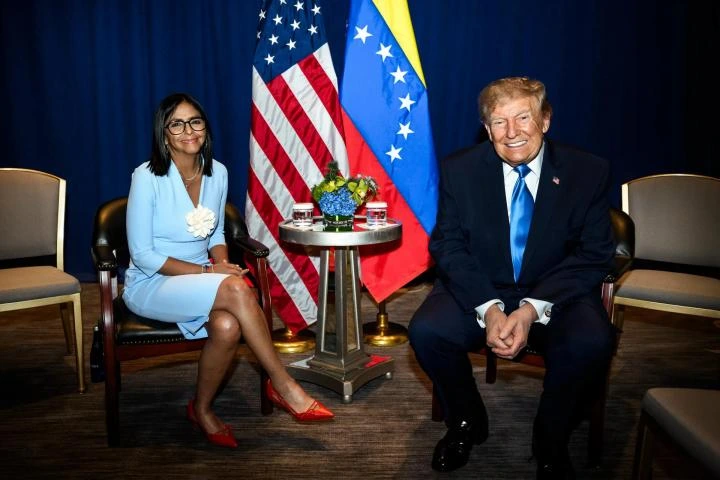"El vencedor se lo lleva todo": un Trump triunfal mantiene con Rodríguez una cita histórica que sella el deshielo