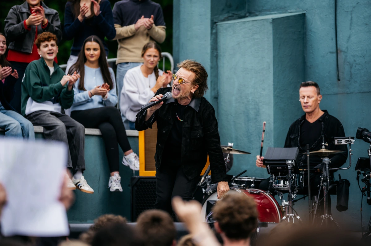 U2 sorprende en Dublín con una noche de conciertos en los lugares donde dio sus primeros pasos, hace ahora 50 años