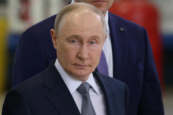 Putin vincula las acusaciones alemanas contra Rusia con la baja popularidad de Merz