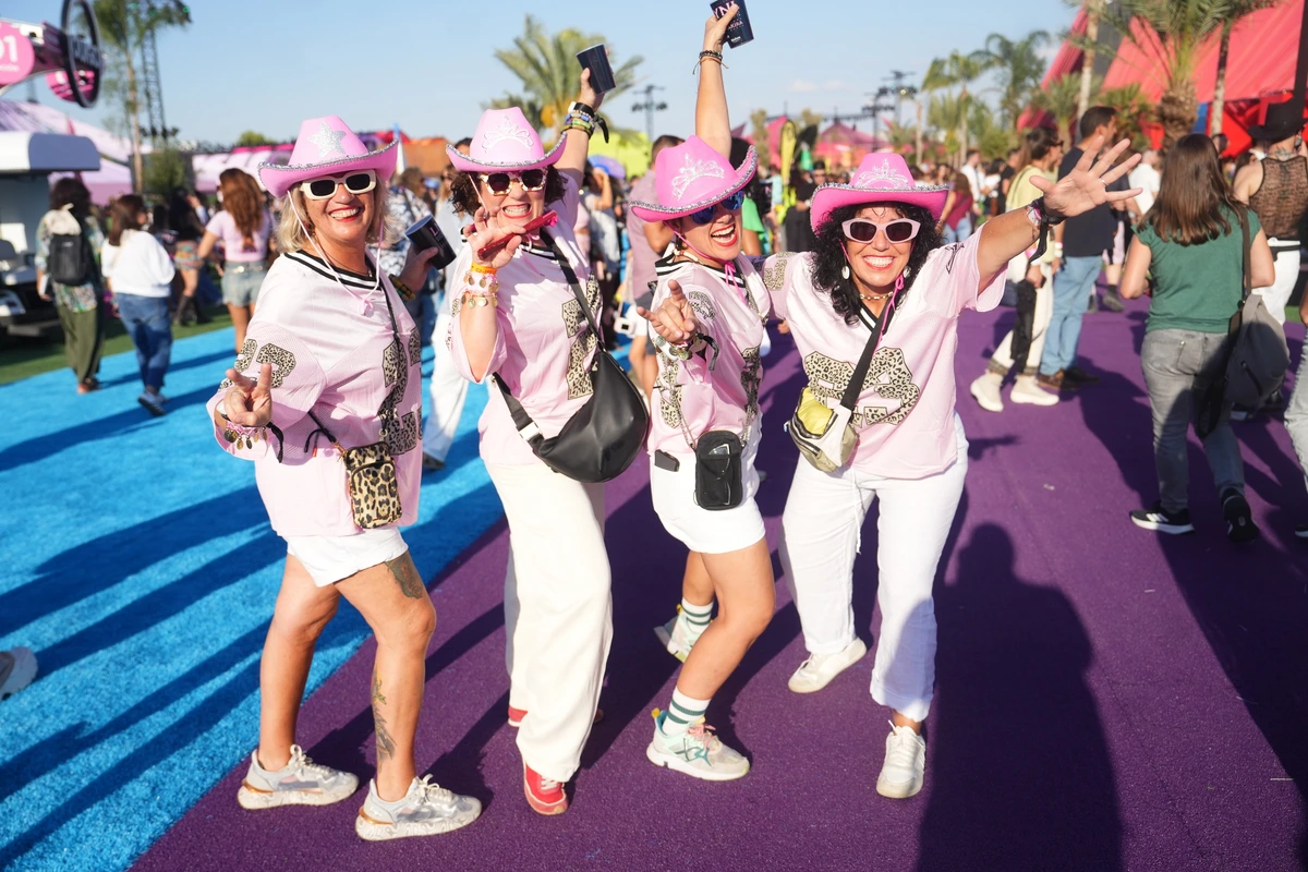 Una ruta guiada por el Macondo Park de Shakira: parrillada argentina, desfile de moda y concierto de Guitarricadelafuente