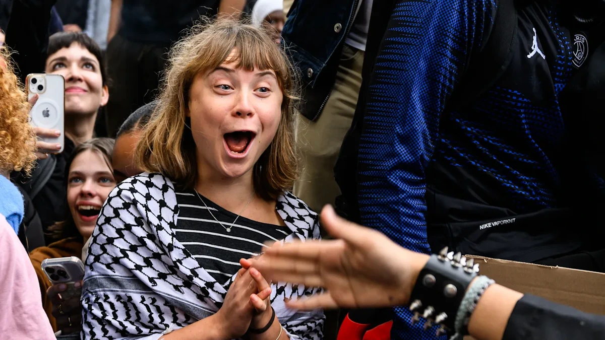 Mit Palästinensertuch: Greta Thunberg kapert Schüler-Proteste in Frankreich