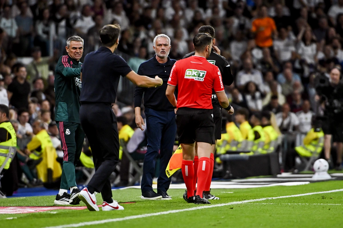 El Madrid, de nuevo contra los árbitros: Mourinho se niega a salir en rueda de prensa tras la roja a Vinicius, que se podría perder el clásico