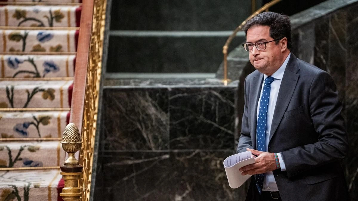 Los sindicatos presionan al Gobierno para que apruebe la subida salarial de los funcionarios del 4,5% para 2027